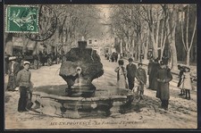 CPA Aix-en-Provence, La Fontaine d´Eau Chaude et passants sur le cours animé Eau Dispensers price