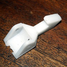 CROCHON DE PORTE POUR LAVE-VAISSELLE INDESIT C00104104 PIÈCE DÉTACHÉE D'ORIGINE INDESIT Dishwashers price