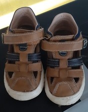 Sandales fermées cuir avec scratch T23 Sandales unisexe price