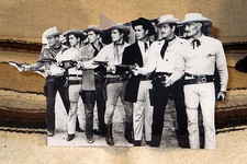 TV Western Stars Maverick, Lawman, più figure espositore da tavolo alto 7" TV da esposizione price