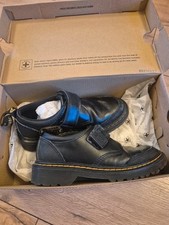 Scarpe Dr Martens per bambini Ethan J in pelle nera UK 12 / EU 31 Stivali Ragazzo price