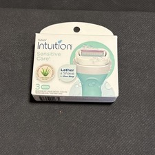 Schick Intuition Pelle Sensibile 3 Ricariche per Rasoio, Aloe e Vitamina E Razors e Refills price