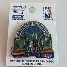 Spilla basket vintage MINNESOTA TIMBERWOLVES 1995 logo skyline NBA nuova su cartoncino NOS Basketball Prodotti price