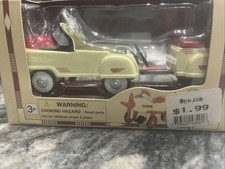 Auto elettrica a pedale Golden Wheels con rimorchio metallo pressofuso vintage.  Nuovo con scatola Pedal Cars price