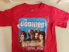 The Goonies T Camicia Ragazzi S 30th Anniversario 2015 Grafico Astoria Oregon T-camicia Ragazza price