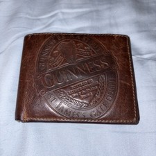 Portafoglio Bifold Guinness in pelle, buone condizioni, acquistato in Irlanda Portafoglio Uomo price