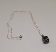COLLANA IN ACCIAIO COLOR ARGENTO CON CIONDOLO CHARM PIETRA CHAKRA PENDENTE NERO Collana con pietre colorate price