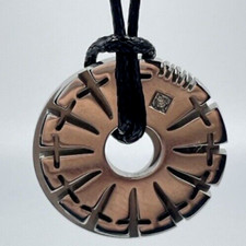 COLLANA CON CIONDOLO GIRO DI PUGNALI DIAMANTE 0,01 KT FIRMATO LACCIO CERATO NERO Collana con diamante price