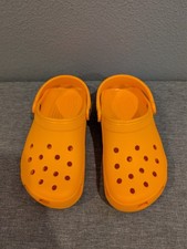 Crocs Zoccolo classico unisex per bambini casual, taglia J1 - arancione Scarpe Bambini Casual Unisex price