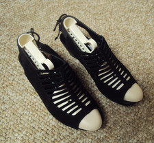 Paul Green Perri nero scamosciato tacco alto punta aperta taglio slingbacks. Taglia 6 Scarpe Alto-heeled price