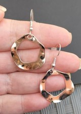 Orecchini pendenti goccia cerchio ondulato lobi gotici alternativi boho punk festival donna Orecchini in argento price