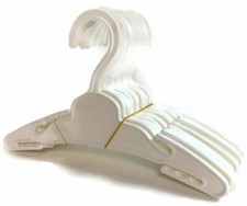 12 Appendiabiti in Plastica Bianca (1 Dozzina) per Vestiti Bambola 18 Pollici Accessorio Ragazza Ragazzo Clothes Hanger Bebè price