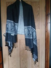 Sciarpa scialle avvolgente Pasmina 100% cashmere reversibile nero e grigio Scarf Donna price