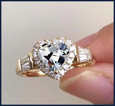 Anello donna elegante nobile colore oro cuore moda intarsiato pietre zirconi bianchi Colored Stone Anello price