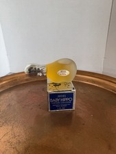 Avon Baby Hippopotamo Topazio Colonia 1 fl oz nuovo con scatola vintage anni 80 Cologne Bebè price