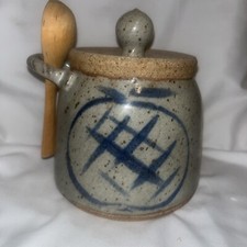 Vintage Salt Glazed Finish Blue And Tan Honey /jam Pot with Wood  Dipper Signed Honey en Jam price