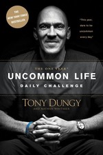 One Year Uncommon Life Daily Challenge - Tony Dungy,Nathan Wh - Book - Very Good Religious Boeken price