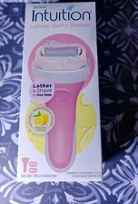 Schick Intuition Lemon Berry Breeze Razor with Handle and 2 Razor Refills Razors en Refills price