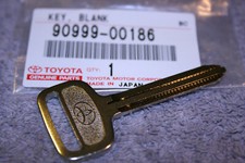 Toyota Metal NON-Transponder Blank Key Set of 2 Genuine OEM 90999-00186 Key price