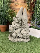 STONE GARDEN STONE PAIR OF LOVING GNOMES ON A BENCH GIFT ORNAMENT Tuin Bench price