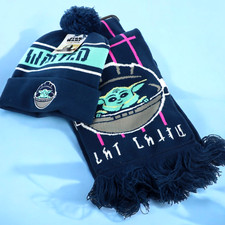 Star Wars Mandalorian The Child Wanted Scarf Beanie Pom Pom Set 2020 New W/ Tags Baby Kleding Set price