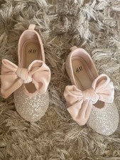 H&M Girls Light Pink Glittery Velvet Bow Ballet Flats - Size EU24 - Preowned Meisjes ballerina's price