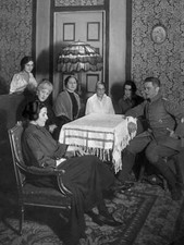 Play Notruf by Hermann Sudermann at Theater in der Koeniggraetz- 1921 Old Photo Theater - Play price