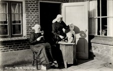 Ak Rijssen Overijssel Nederland, Bij de kinderstoel - 4610928 Kinderstoel price