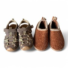 Boys Brown Water Sports Sandals & Fuzzy Cozy  Shoes Bundle Slippers Size 9 Jongens slippers & Sandalen price