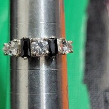 Sterling Silver 5-stone wedding band alternating black and white stones sz 7 Zilver Wedding Band price