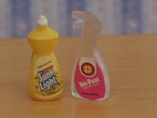 Doll House Cleaning Products Two Pack, Miniature, 1.12 Scale Reiniging producten price