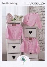 UKHKA 209 Baby Sweater Designs Knitting Pattern In DK 14-22" (36-56cm) Baby trui price