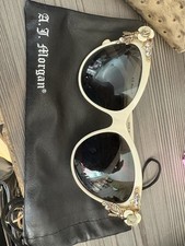 T. Morgan Women’s Oval Floral Beige Sunglasses Black Tinted UV400 Cat.3 142mm Women's Sunglasses price