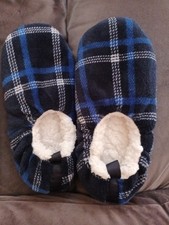 Boys Slippers, Size M Boys' Slippers price