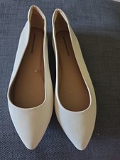 Cream Flat  Women's Shoes Amazon Basics Worn Once Size 9 Wide Man Made Materials Women's Casual Shoes price