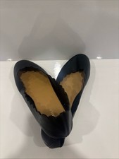 le chateau Black Scalloped Edge Ballet Flats Ballet Flats price
