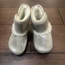 Old Navy Girls Baby/Toddler Size 5 18-24 Month Silver Sparkle Fur Lined Boots Baby Boots price