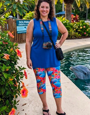 NIB Rainbow Dolphin Capris TC2 Aqua Blue Tropical Floral Capri Pocket Leggings Boys' Capri Pants price
