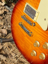 Hot sale Standard Electric Guitar Honey Burst flame maple top Chrome hardware Electric Guitars price