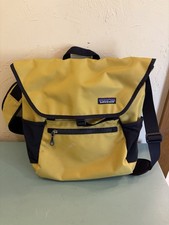 Patagonia Vertical Mass Crossbody Messenger Bag Yellow. Pre-Owned Men's Messenger Bag price