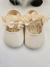 Baby Deer Ivory Patent Floral First Walker Shoes (Infant/Toddler) Unisex Çocuk İlk Adım & Yürüme Ayakkabısı price