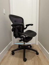Herman Miller Aeron Classic Desk Chair | Size C | Black | 9.5/10 Standart Sandalye price