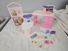 1995 VINTAGE BARBIE BABY CARE CENTER DR’S BAG ACCESSORIES BOX SCALE TOYS Baby Care Bag price