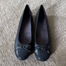 New Vionic Women’s Black Leather Ballet Flats Bow Cap Toe Round Toe Slip On 9.5 Ballet Flats price