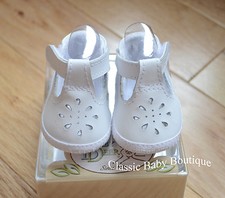 NWT Baby Deer White Leather T-Strap Booties Crib Shoes Girls Preemie Size 00 Pre Baby Booties price