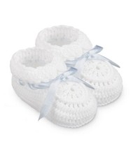 NWT Crochet White Blue Baby Ribbon Booties Crib Shoes Boys Girls Newborn 0-1 Baby Booties price