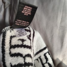VICTORIA'S SECRET LOGO BLACK WHITE REVERSIBLE SOFT FRINGE WARM SCARF ONE SIZE Women's Scarf price