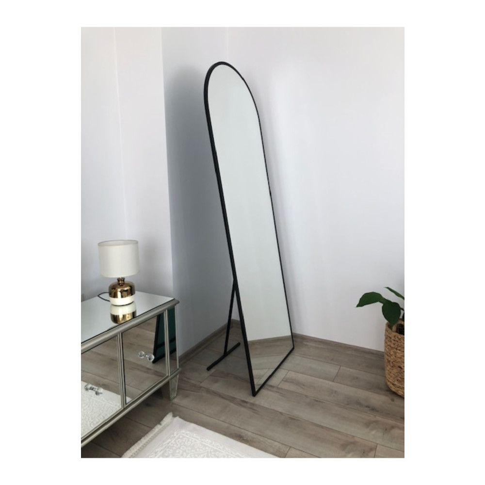 EFFE YAPI DEKOR Siyah Metal Çerçeveli Ayaklı Oval Boy Aynası 180*60 Cm Ayna Fiyatı