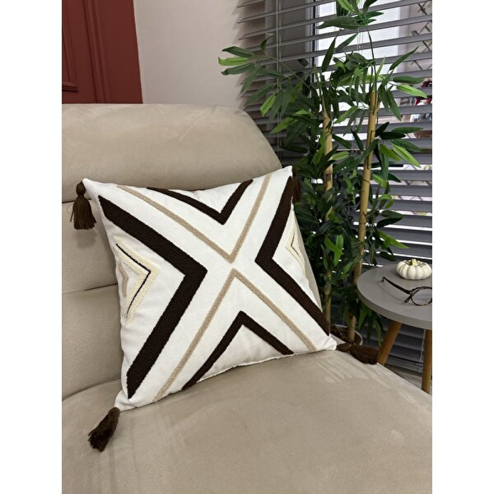 En Gözde Home Punch Nakışlı Kırlent Kılıfı - 43 x 43 cm - Ekru - Kahverengi Kırlent / Mobilya Yastığı Fiyatı