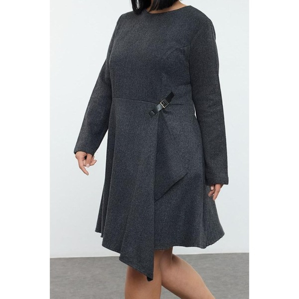 Ersefa Moda Stil Relaxed Bisiklet Yaka Midi Boy Büyük Beden Tüvit Toka Aksesuarlı Dokuma Büyük Beden Elbise Elbise Fiyatı